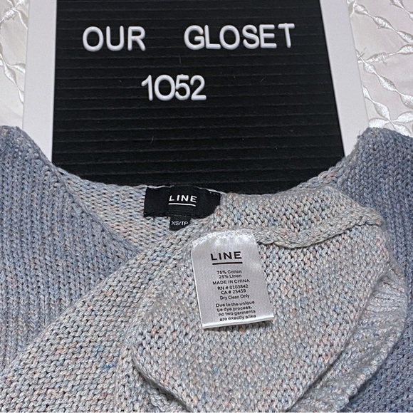 LINE Mock Neck 2 tones Crop Sweater NWOT - Picture 3 of 4